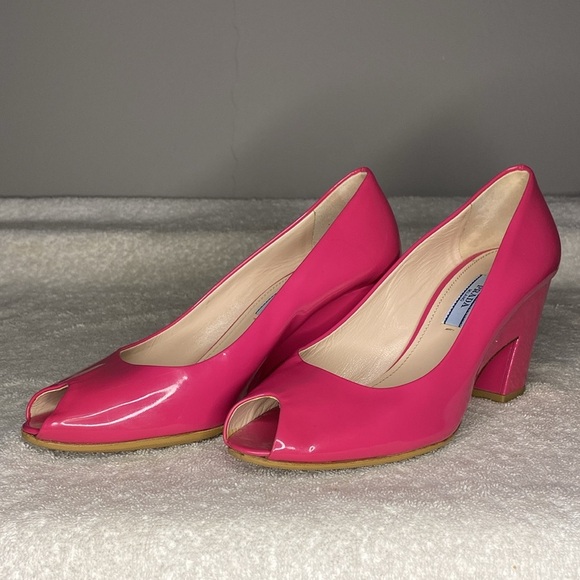 Prada Pink Enamel Peep-Toe Heels in Patent Leather (EU 37 / US 7) - Picture 3 of 7